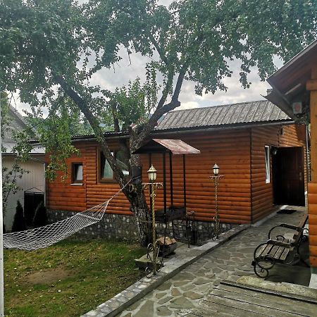 Villa Kotiedzh U Mariny Yaremche Exterior foto