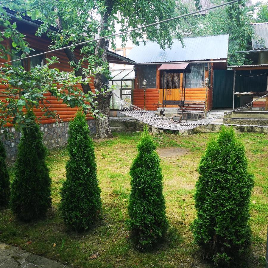 Villa Kotiedzh U Mariny Yaremche Exterior foto